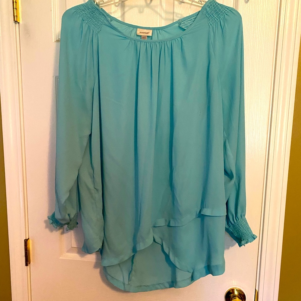 Soft blue Avenue asymmetrical long sleeve size 14/16 blouse